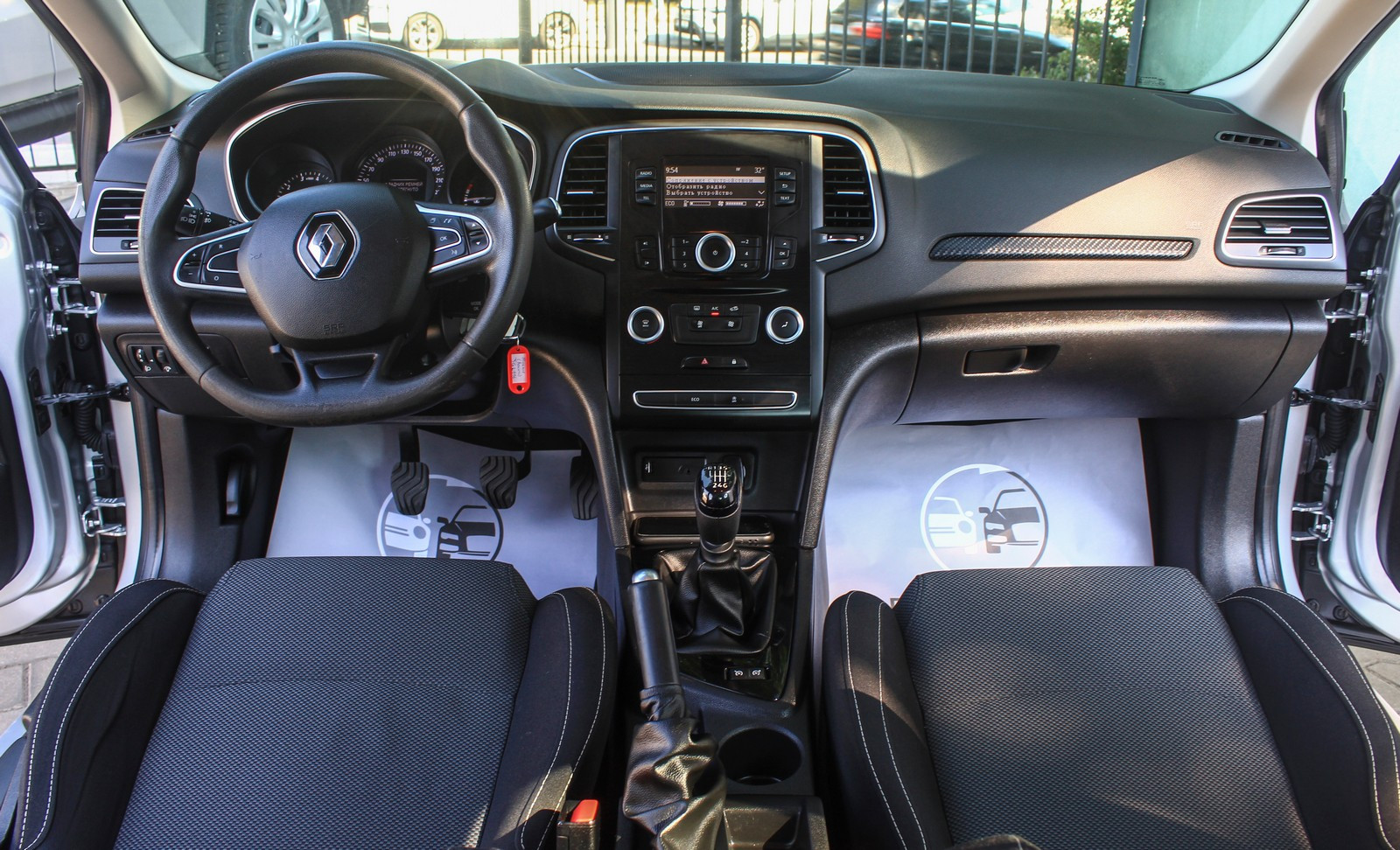 RENAULT Megane