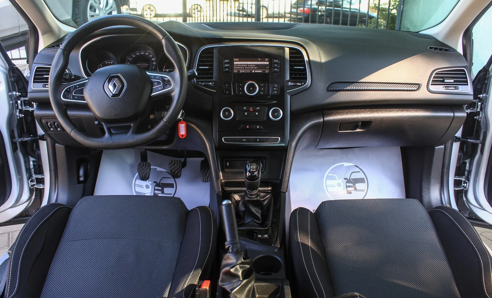 RENAULT Megane